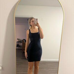 Aritzia bodycon dress little silk looking dress